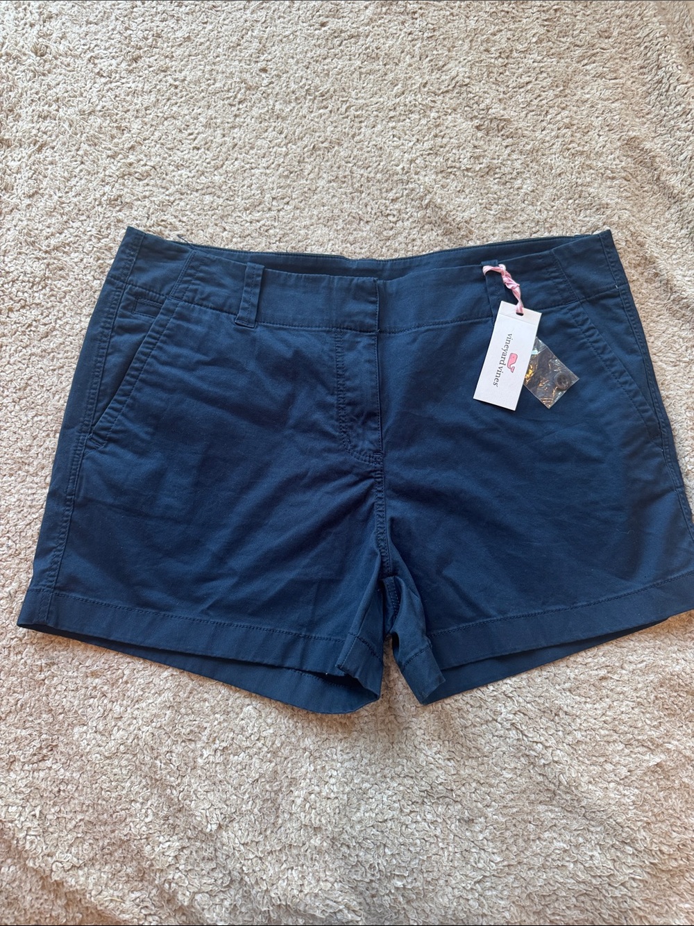 Vineyard vines 3.5” every day shorts size 12 NWT